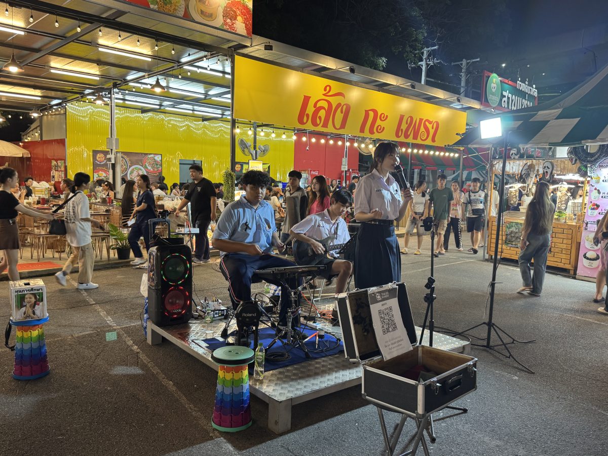 【泰國曼谷夜市】里多安城堡夜市Liabduan Danneramit Night Market 2026：曼谷熱門新興夜市，尚未觀光化，可以體驗在地人生活，水燈節有放水燈 7238 
