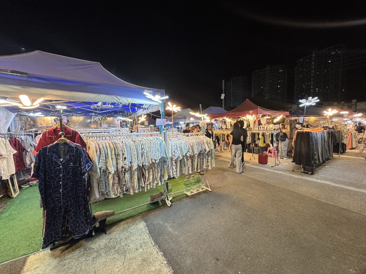 【泰國曼谷美食】里多安城堡夜市 Liabduan Danneramit Night Market 2026：曼谷熱門新興夜市，尚未觀光化，可以體驗在地人生活，水燈節有放水燈 7238 