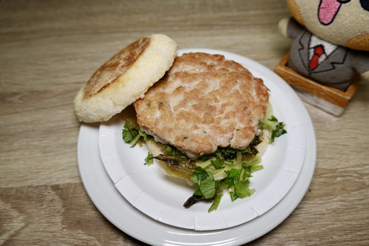 【台北忠孝復興站美食】任氏正宗揚州獅子頭專賣店 2026：台北必吃獅子頭搬新家還開小吃店，獅子頭滷白菜美味可口，還有獅子頭肉夾膜和滷豬腳（可接餐廳訂單） 7316