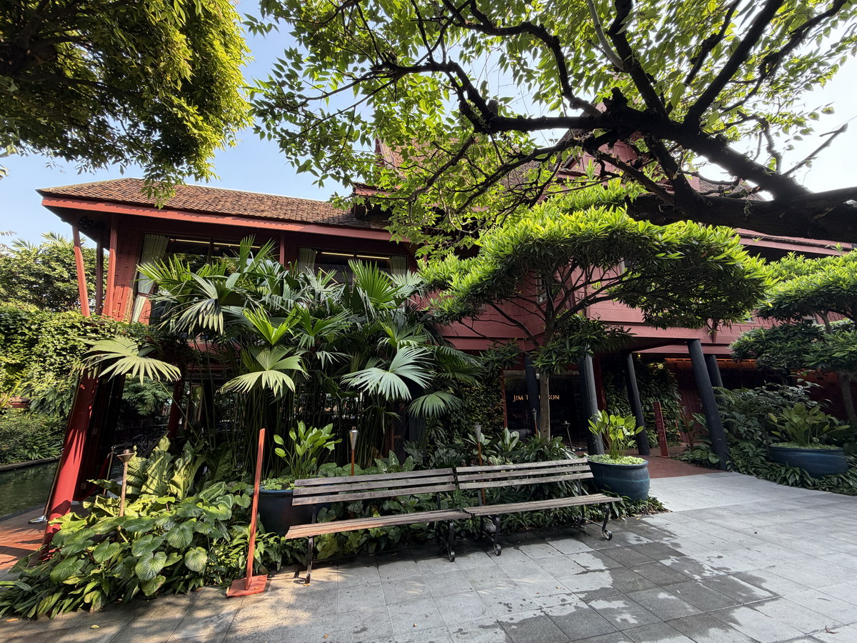 【泰國曼谷旅遊】湯普生博物館 Jim Thompson House Meseum 2026:美籍泰國絲綢大王的傳奇人生與他親自設計的泰式建築及古董珍藏,曼谷深度文化之旅 7251 【泰國曼谷旅遊】湯普生博物館 Jim Thompson House Meseum 2026:美籍泰國絲綢大王的傳奇人生與他親自設計的泰式建築及古董珍藏,曼谷深度文化之旅 7251