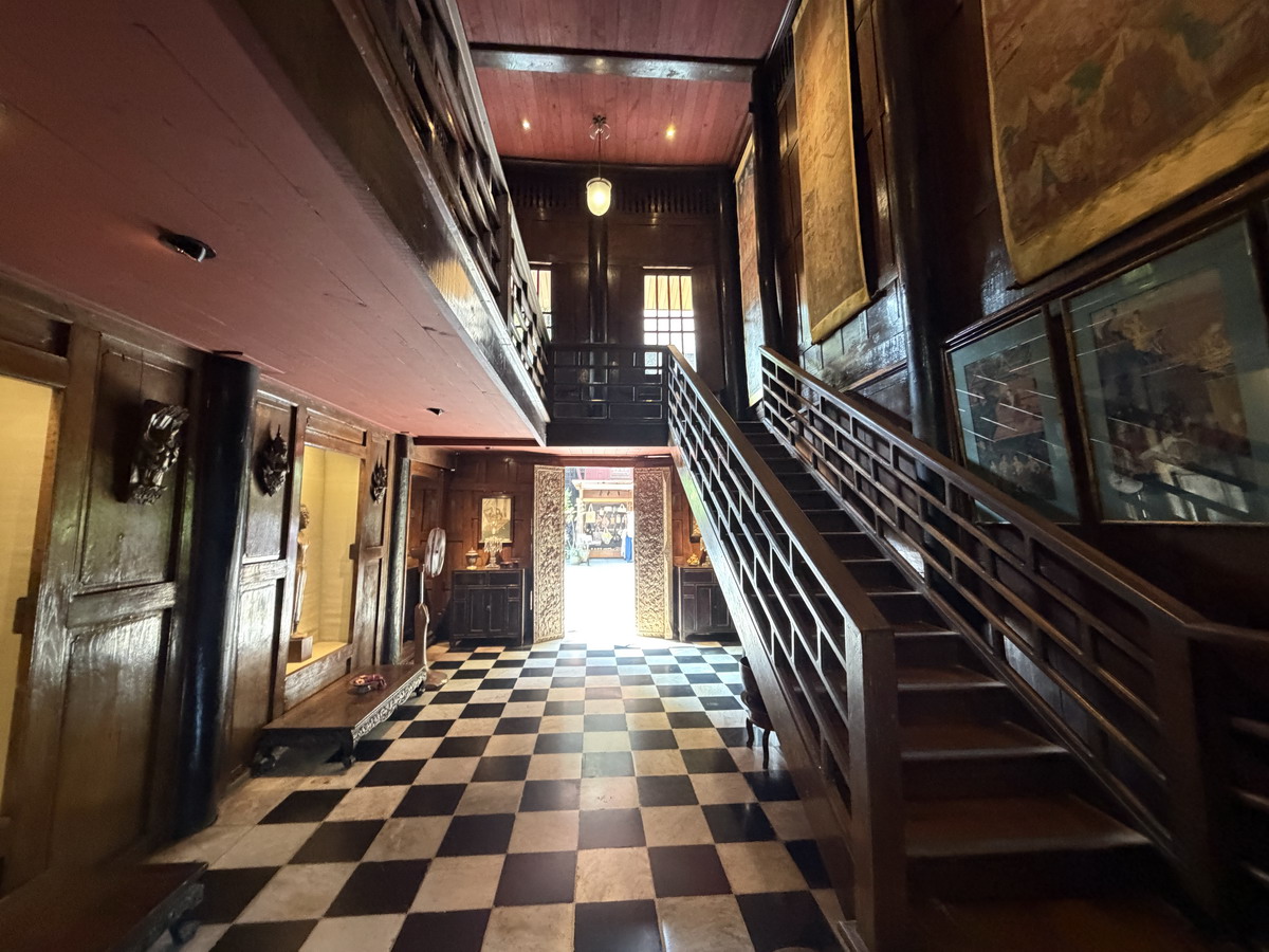 【泰國曼谷旅遊】湯普生博物館 Jim Thompson House Meseum 2026:美籍泰國絲綢大王的傳奇人生與他親自設計的泰式建築及古董珍藏,曼谷深度文化之旅 7251 【泰國曼谷旅遊】湯普生博物館 Jim Thompson House Meseum 2026:美籍泰國絲綢大王的傳奇人生與他親自設計的泰式建築及古董珍藏,曼谷深度文化之旅 7251