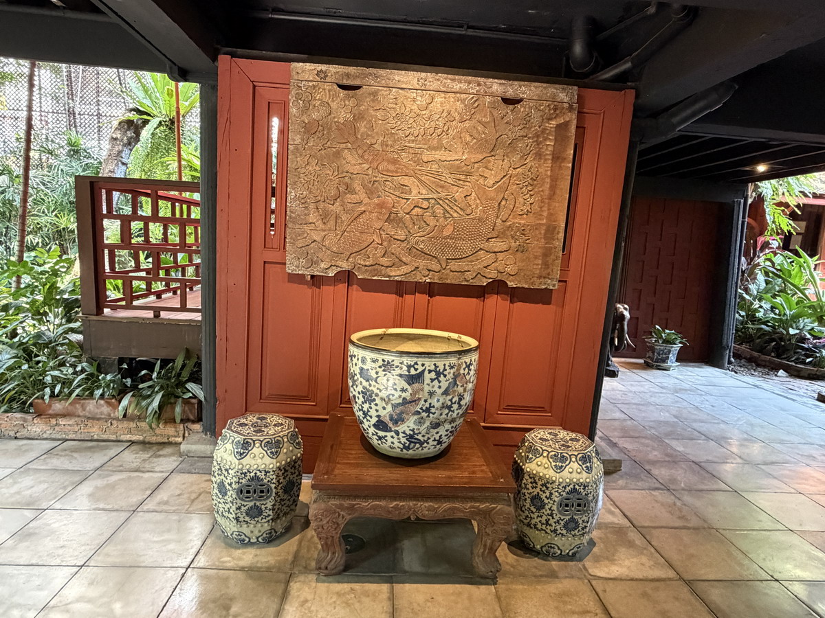 【泰國曼谷旅遊】湯普生博物館 Jim Thompson House Meseum 2026:美籍泰國絲綢大王的傳奇人生與他親自設計的泰式建築及古董珍藏,曼谷深度文化之旅 7251 【泰國曼谷旅遊】湯普生博物館 Jim Thompson House Meseum 2026:美籍泰國絲綢大王的傳奇人生與他親自設計的泰式建築及古董珍藏,曼谷深度文化之旅 7251