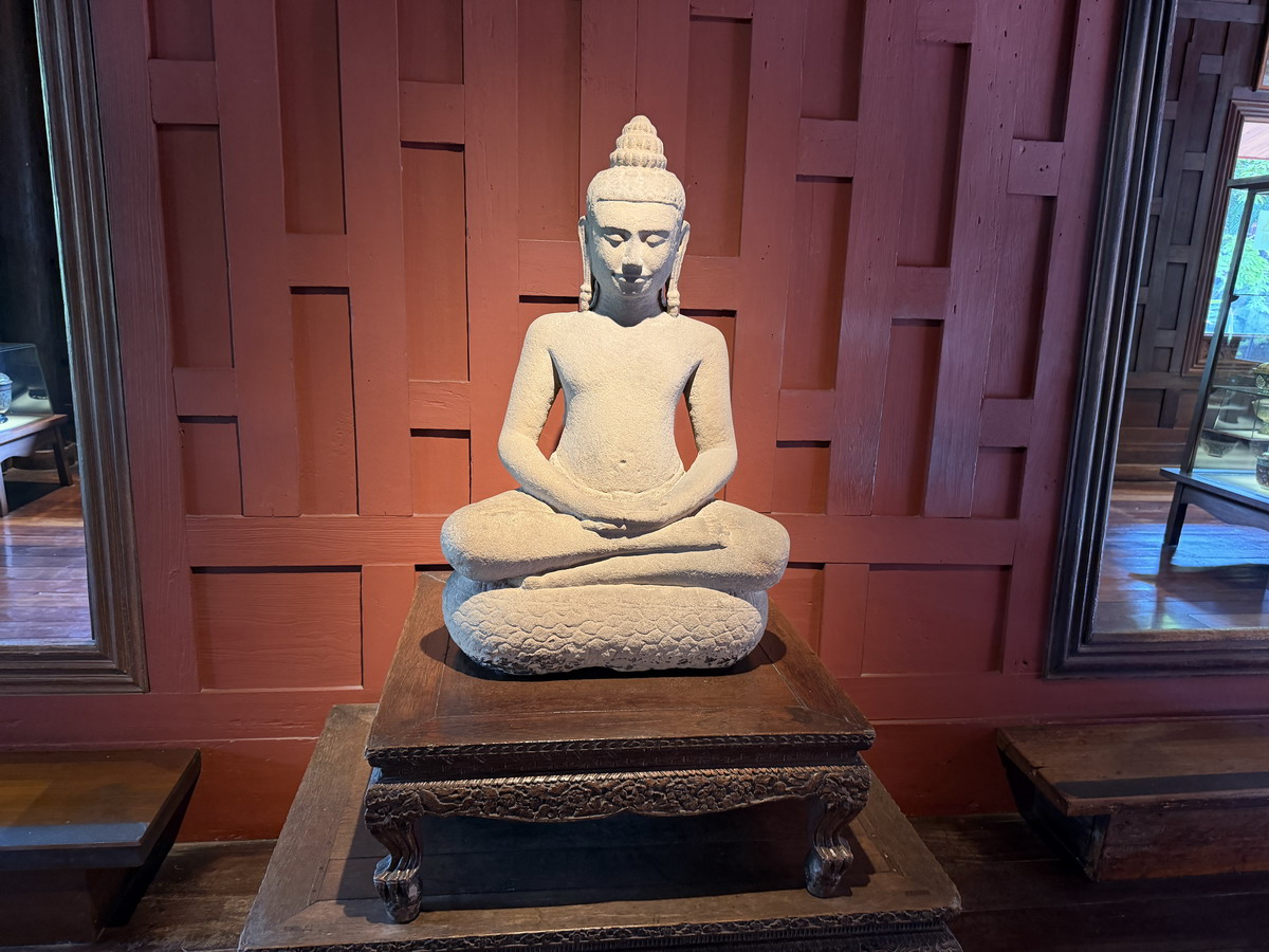 【泰國曼谷旅遊】湯普生博物館 Jim Thompson House Meseum 2026:美籍泰國絲綢大王的傳奇人生與他親自設計的泰式建築及古董珍藏,曼谷深度文化之旅 7251 【泰國曼谷旅遊】湯普生博物館 Jim Thompson House Meseum 2026:美籍泰國絲綢大王的傳奇人生與他親自設計的泰式建築及古董珍藏,曼谷深度文化之旅 7251