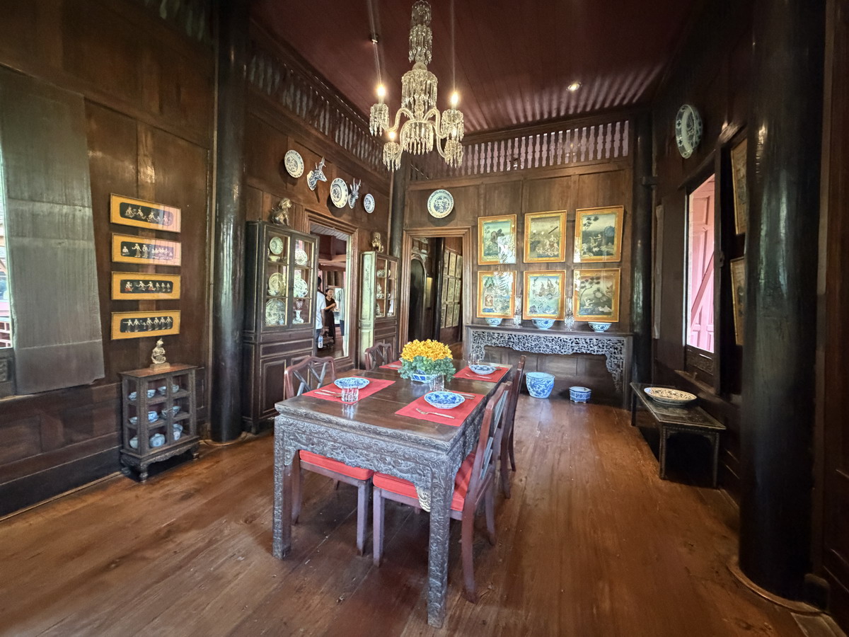 【泰國曼谷旅遊】湯普生博物館 Jim Thompson House Meseum 2026:美籍泰國絲綢大王的傳奇人生與他親自設計的泰式建築及古董珍藏,曼谷深度文化之旅 7251 【泰國曼谷旅遊】湯普生博物館 Jim Thompson House Meseum 2026:美籍泰國絲綢大王的傳奇人生與他親自設計的泰式建築及古董珍藏,曼谷深度文化之旅 7251