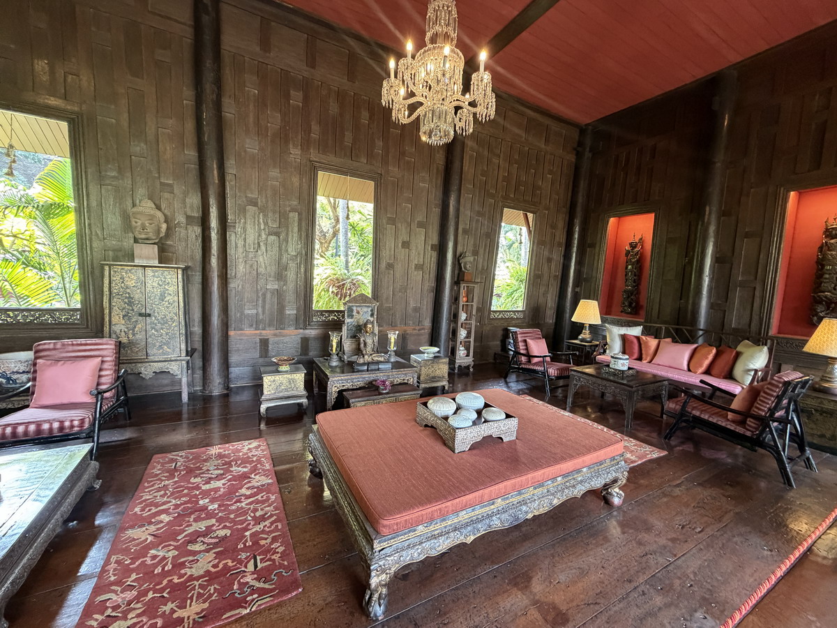 【泰國曼谷旅遊】湯普生博物館 Jim Thompson House Meseum 2026:美籍泰國絲綢大王的傳奇人生與他親自設計的泰式建築及古董珍藏,曼谷深度文化之旅 7251 【泰國曼谷旅遊】湯普生博物館 Jim Thompson House Meseum 2026:美籍泰國絲綢大王的傳奇人生與他親自設計的泰式建築及古董珍藏,曼谷深度文化之旅 7251