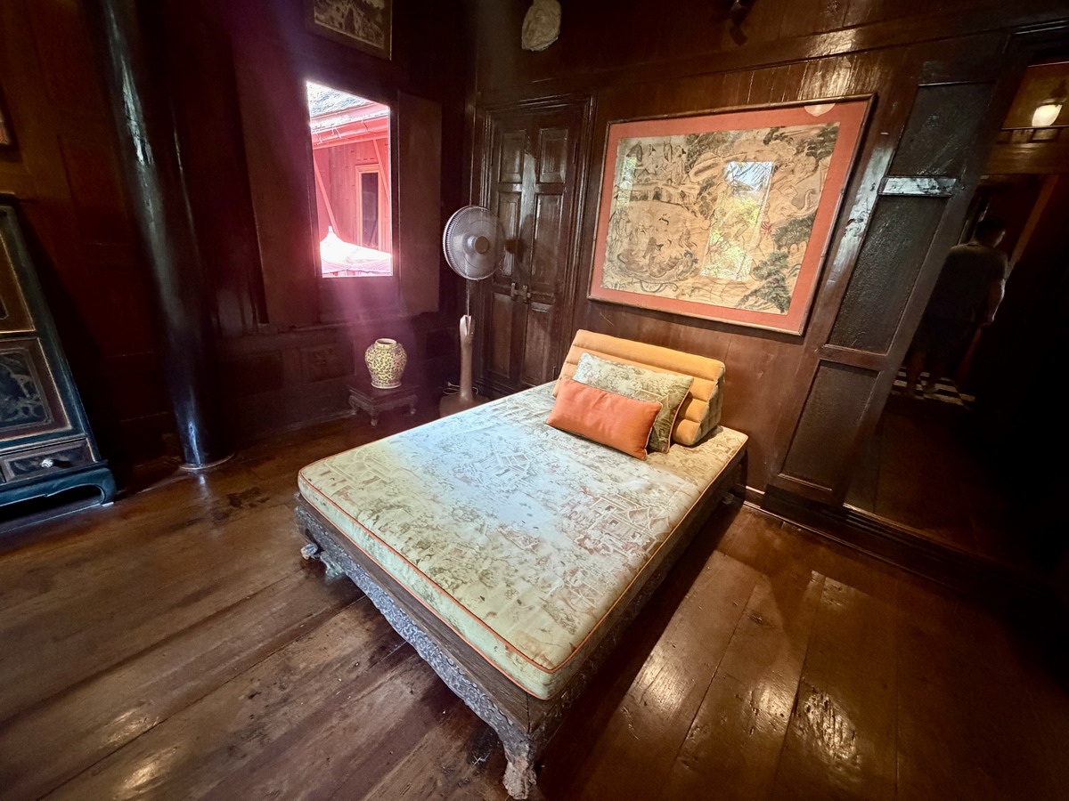 【泰國曼谷旅遊】湯普生博物館 Jim Thompson House Meseum 2026:美籍泰國絲綢大王的傳奇人生與他親自設計的泰式建築及古董珍藏,曼谷深度文化之旅 7251 【泰國曼谷旅遊】湯普生博物館 Jim Thompson House Meseum 2026:美籍泰國絲綢大王的傳奇人生與他親自設計的泰式建築及古董珍藏,曼谷深度文化之旅 7251