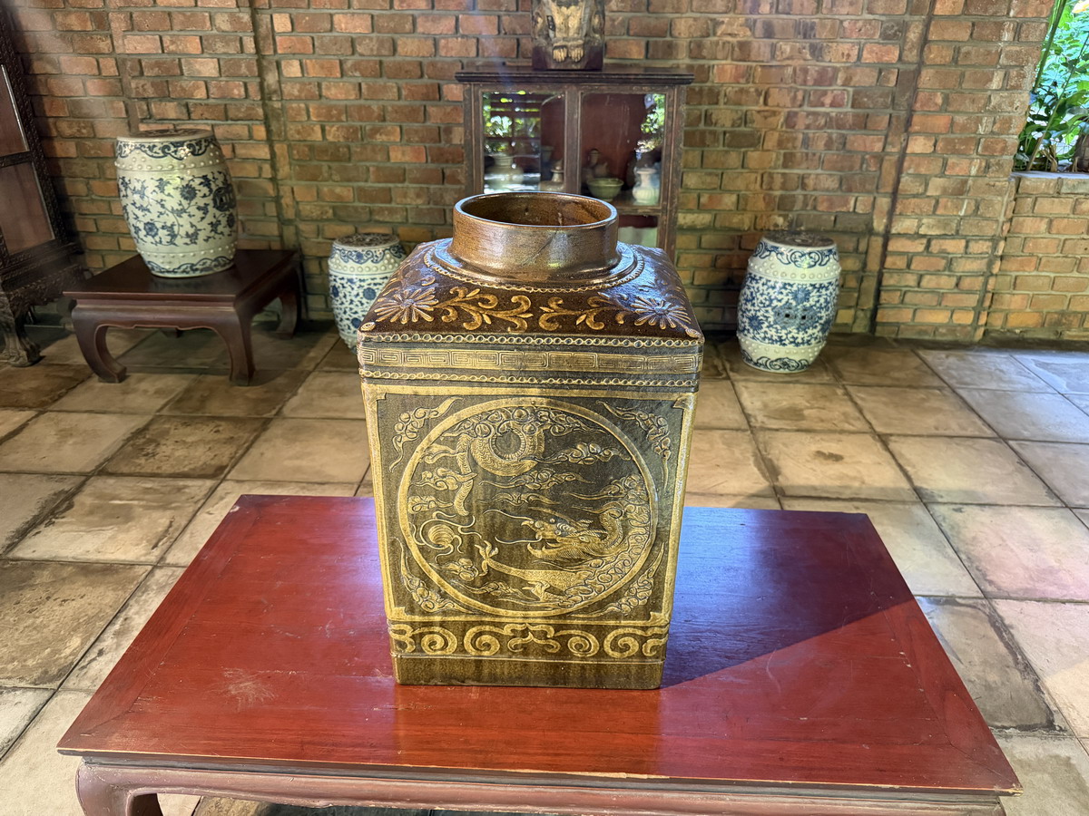 【泰國曼谷旅遊】湯普生博物館 Jim Thompson House Meseum 2026:美籍泰國絲綢大王的傳奇人生與他親自設計的泰式建築及古董珍藏,曼谷深度文化之旅 7251 【泰國曼谷旅遊】湯普生博物館 Jim Thompson House Meseum 2026:美籍泰國絲綢大王的傳奇人生與他親自設計的泰式建築及古董珍藏,曼谷深度文化之旅 7251