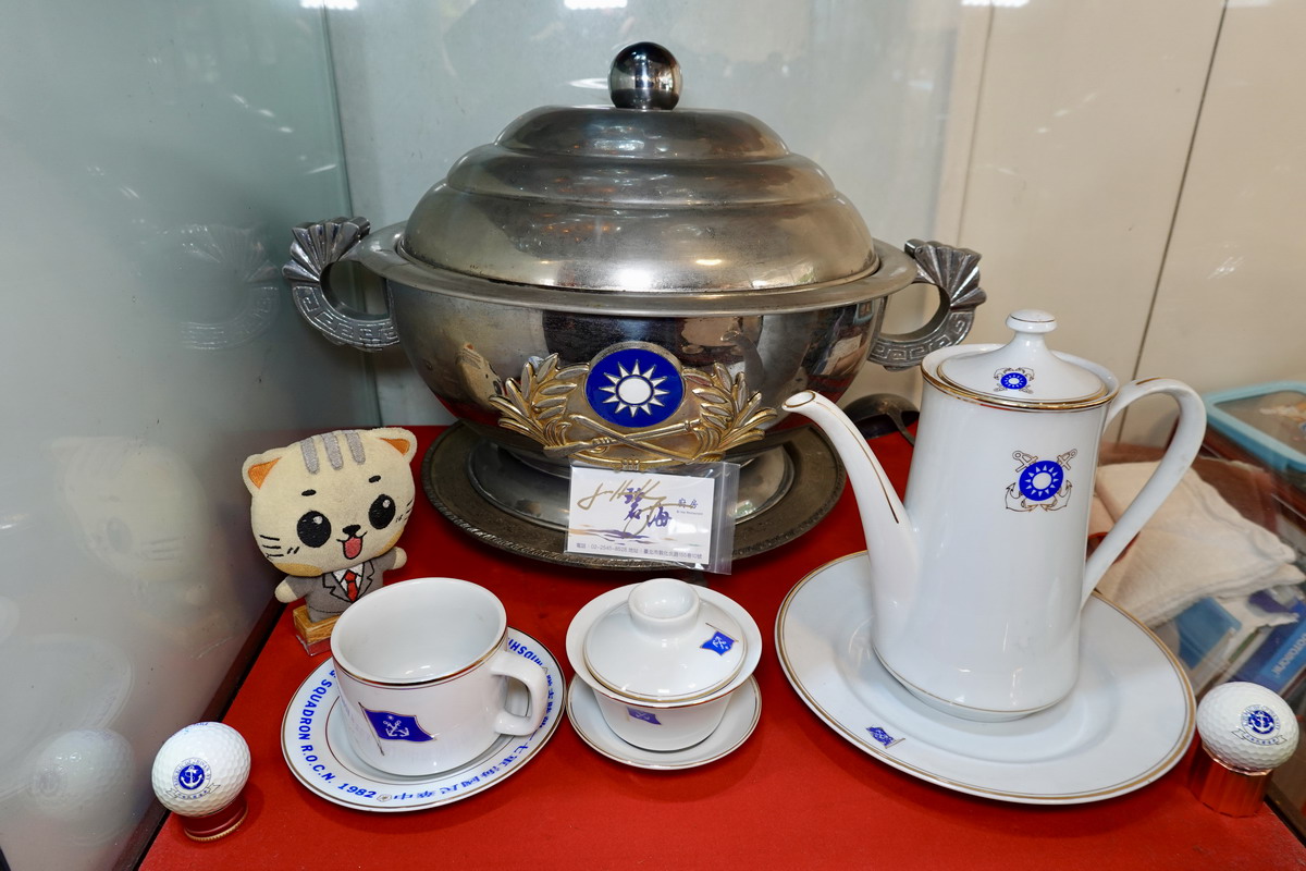 【台北小巨蛋站美食】碧海廚房敦北店 2026:蔣經國專用的「復興鍋」餐具,「輝達」黃仁勳也來朝聖!1970年創立老店,傳承蔣經國招待所,經濟實惠,長輩會喜歡 7253 【台北小巨蛋站美食】碧海廚房敦北店 2026:蔣經國專用的「復興鍋」餐具,「輝達」黃仁勳也來朝聖!1970年創立老店,傳承蔣經國招待所,經濟實惠,長輩會喜歡 7253