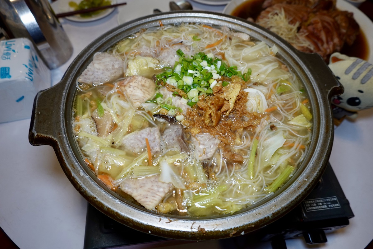 【台北小巨蛋站美食】碧海廚房敦北店 2026:蔣經國專用的「復興鍋」餐具,「輝達」黃仁勳也來朝聖!1970年創立老店,傳承蔣經國招待所,經濟實惠,長輩會喜歡 7253 【台北小巨蛋站美食】碧海廚房敦北店 2026:蔣經國專用的「復興鍋」餐具,「輝達」黃仁勳也來朝聖!1970年創立老店,傳承蔣經國招待所,經濟實惠,長輩會喜歡 7253