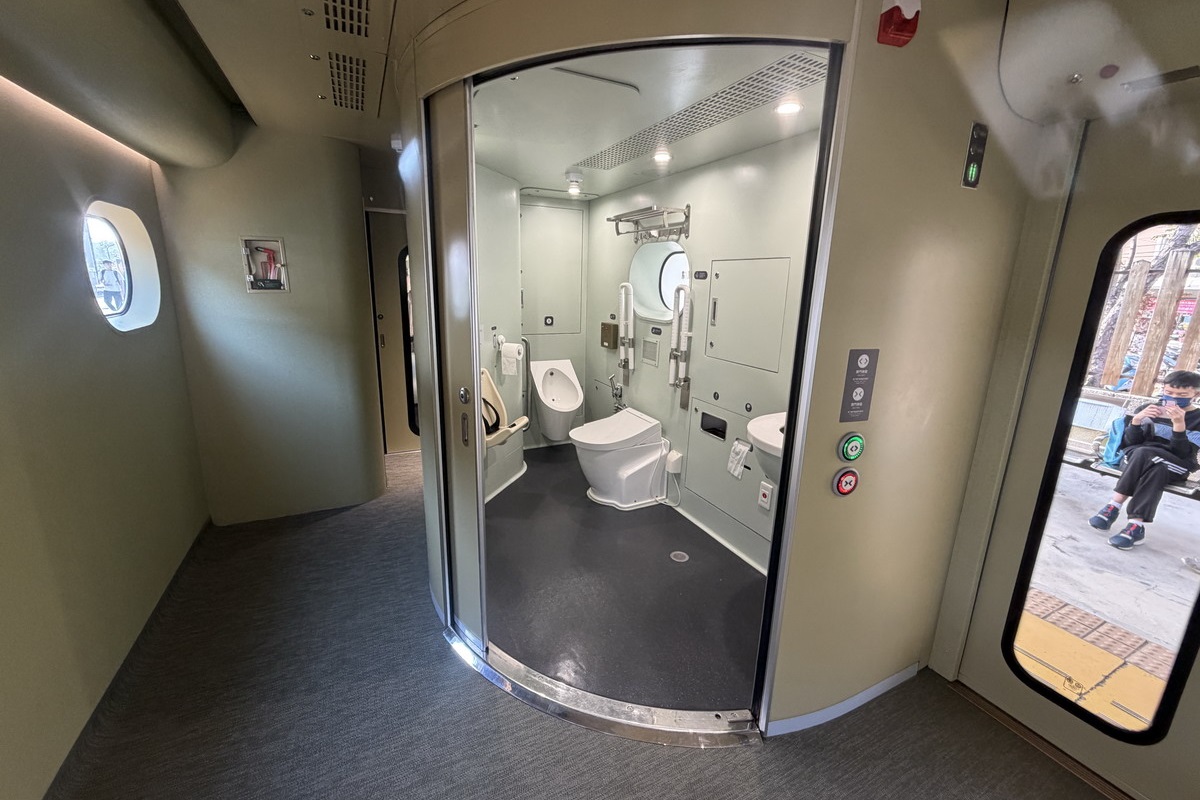 【台南旅遊】山嵐號觀光列車 2026：全台最美豪華觀光列車，首度行駛彰化—台南線，一邊欣賞嘉南田野景色，一邊享受五星級精緻便當，台灣也有浪漫的鐵道之旅（預售票搶購中）