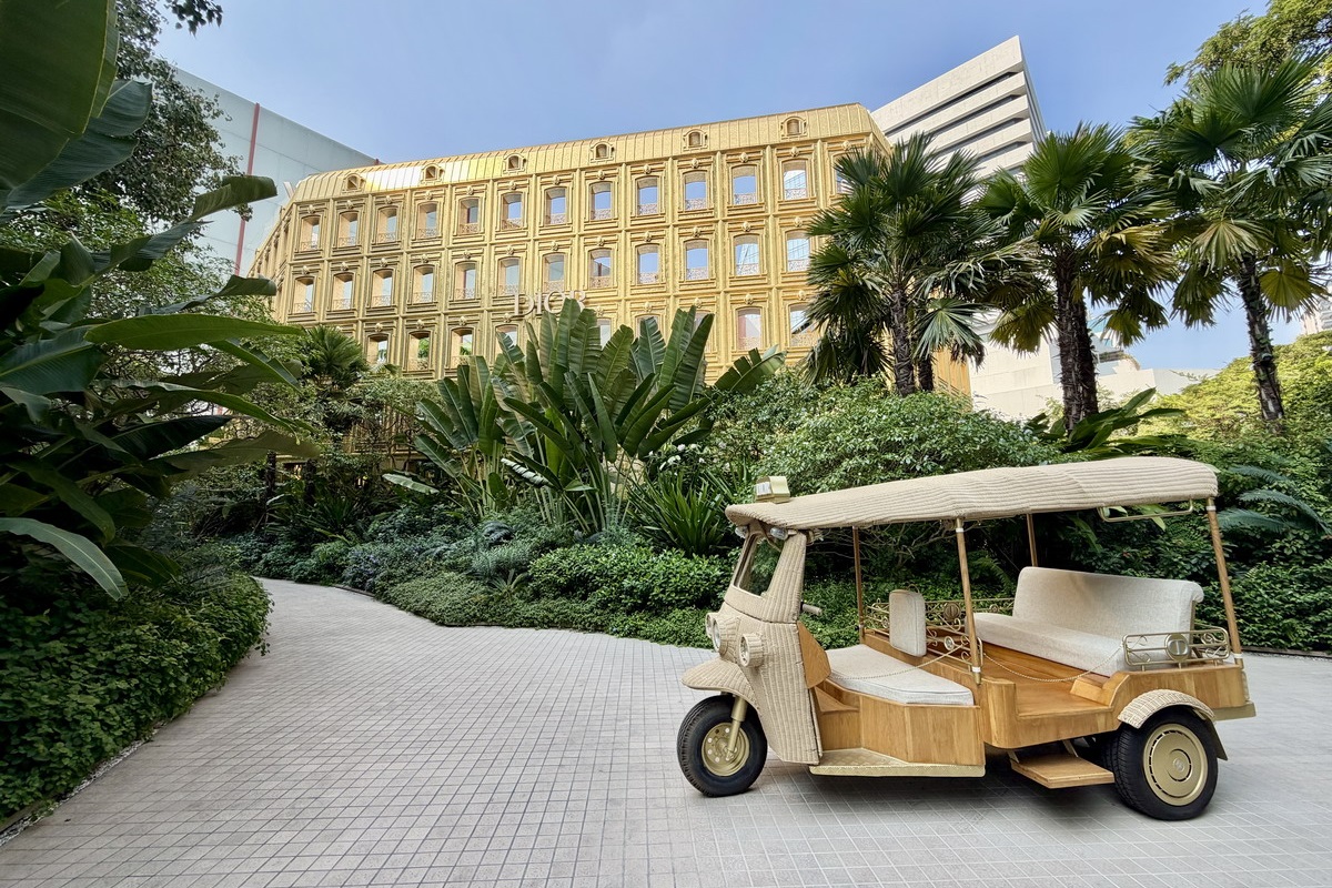 網站近期文章：【泰國曼谷美食】迪奧黃金屋咖啡廳 Dior Gold House/Dior Café 2026：怎麼可以美成這樣！曼谷頂級時尚奢華展售間與咖啡廳，都會鬧區中的森林仙境，頂尖藝術與美食的結合，美照拍不完 7263