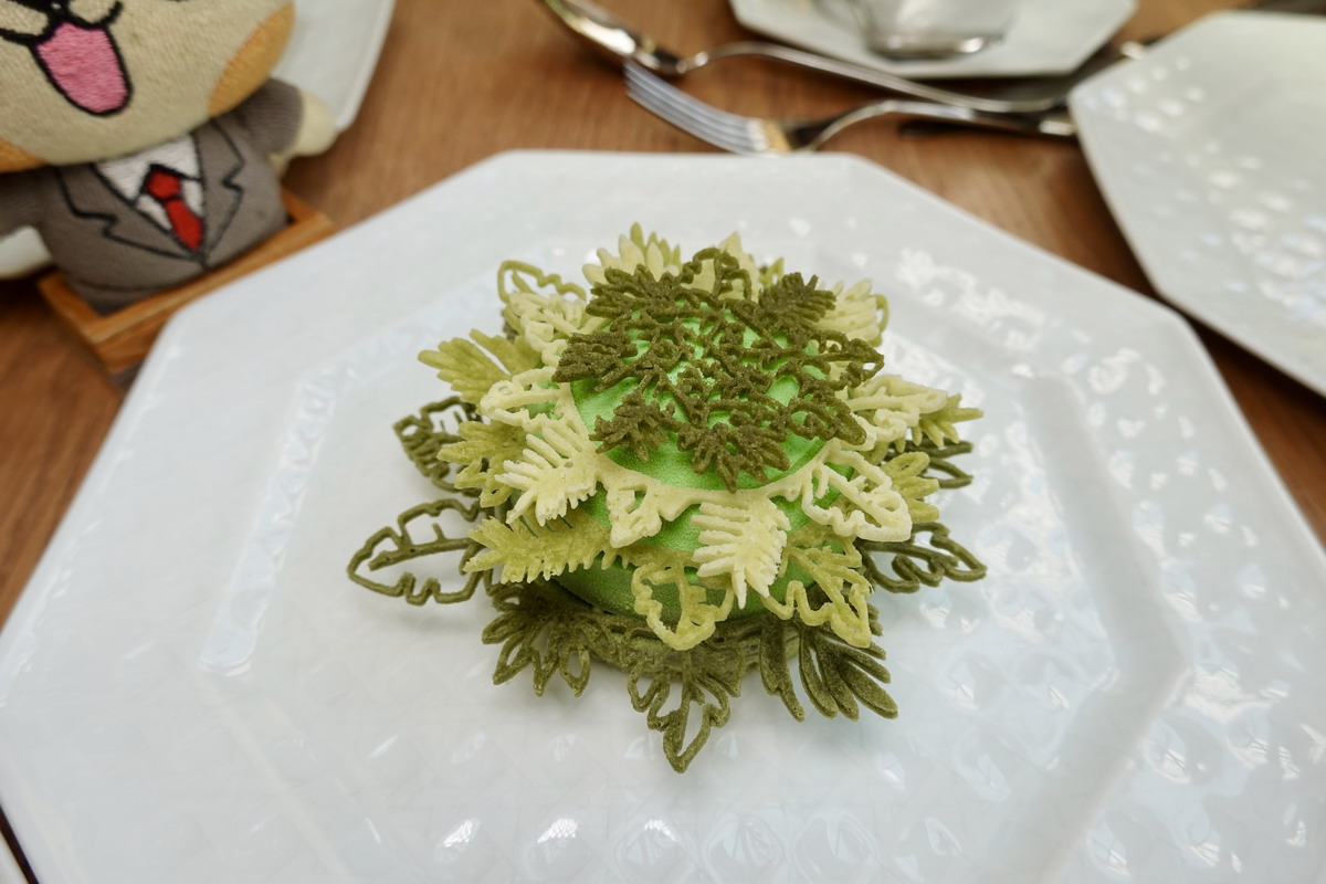 【泰國曼谷美食】迪奧黃金屋咖啡廳 Dior Gold House/Dior Café 2026：怎麼可以美成這樣！曼谷頂級時尚奢華展售間與咖啡廳，都會鬧區中的森林仙境，頂尖藝術與美食的結合，美照拍不完 7263