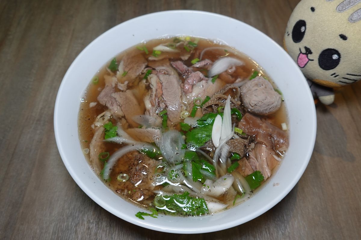 網站近期文章：【台北忠孝復興站美食】越苑 PhoEver 2.0 極粉麵專賣店 2026：美式越南河粉是什麼？居然比越式越南河粉更豪華澎湃，還有潮洲河粉、越南三明治與馬來西亞黑叉燒 7274