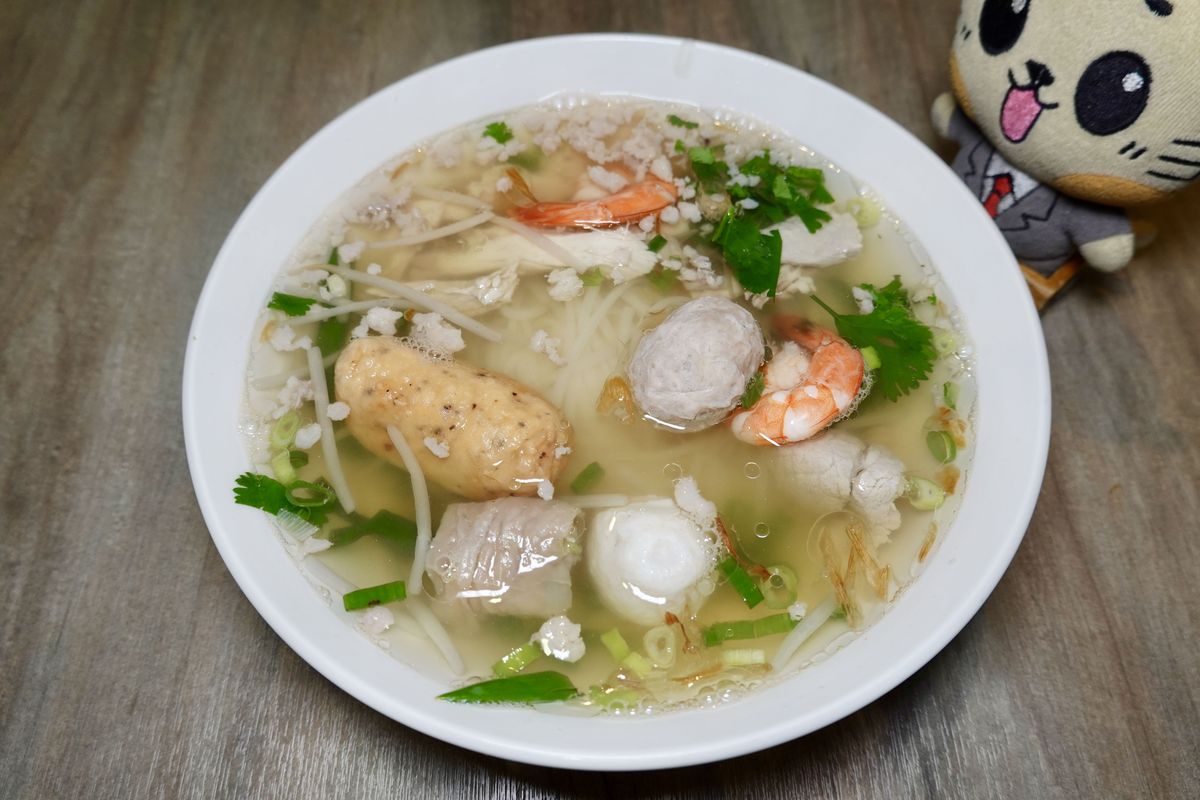 【台北忠孝復興站美食】越苑 PhoEver 2.0 極粉麵專賣店 2026:美式越南河粉是什麼?居然比越式越南河粉更豪華澎湃,還有潮洲河粉、越南三明治與馬來西亞黑叉燒 7274 【台北忠孝復興站美食】越苑 PhoEver 2.0 極粉麵專賣店 2026:美式越南河粉是什麼?居然比越式越南河粉更豪華澎湃,還有潮洲河粉、越南三明治與馬來西亞黑叉燒 7274