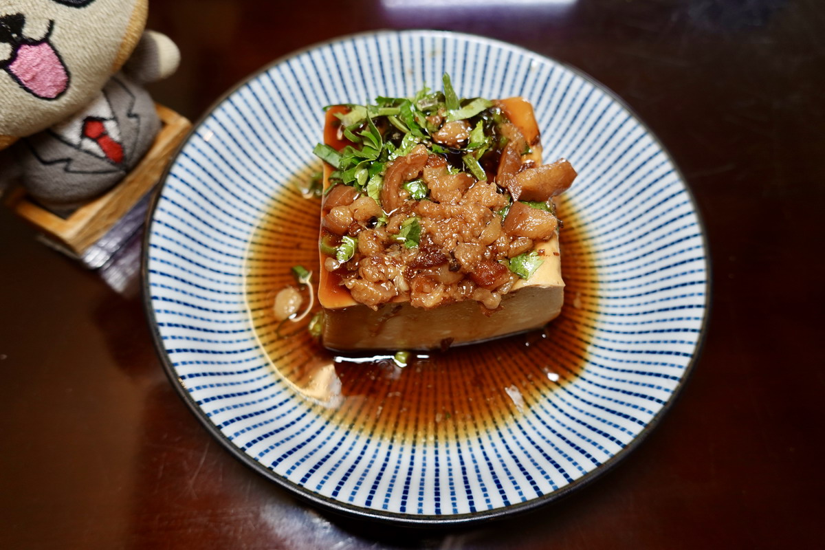 【台北東湖站美食】全6連霸肉燥飯 2026:樂活公園賞櫻花順道吃在地美食,店名很奇怪,但是排骨飯、炸紅燒肉及滷豆腐不錯吃 7294 【台北東湖站美食】全6連霸肉燥飯 2026:樂活公園賞櫻花順道吃在地美食,店名很奇怪,但是排骨飯、炸紅燒肉及滷豆腐不錯吃 7294