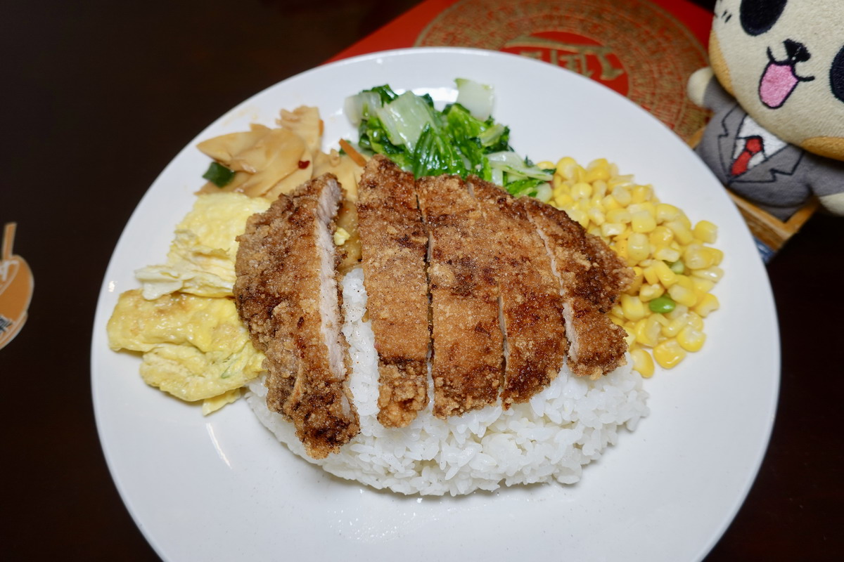 【台北東湖站美食】全6連霸肉燥飯 2026:樂活公園賞櫻花順道吃在地美食,店名很奇怪,但是排骨飯、炸紅燒肉及滷豆腐不錯吃 7294 【台北東湖站美食】全6連霸肉燥飯 2026:樂活公園賞櫻花順道吃在地美食,店名很奇怪,但是排骨飯、炸紅燒肉及滷豆腐不錯吃 7294