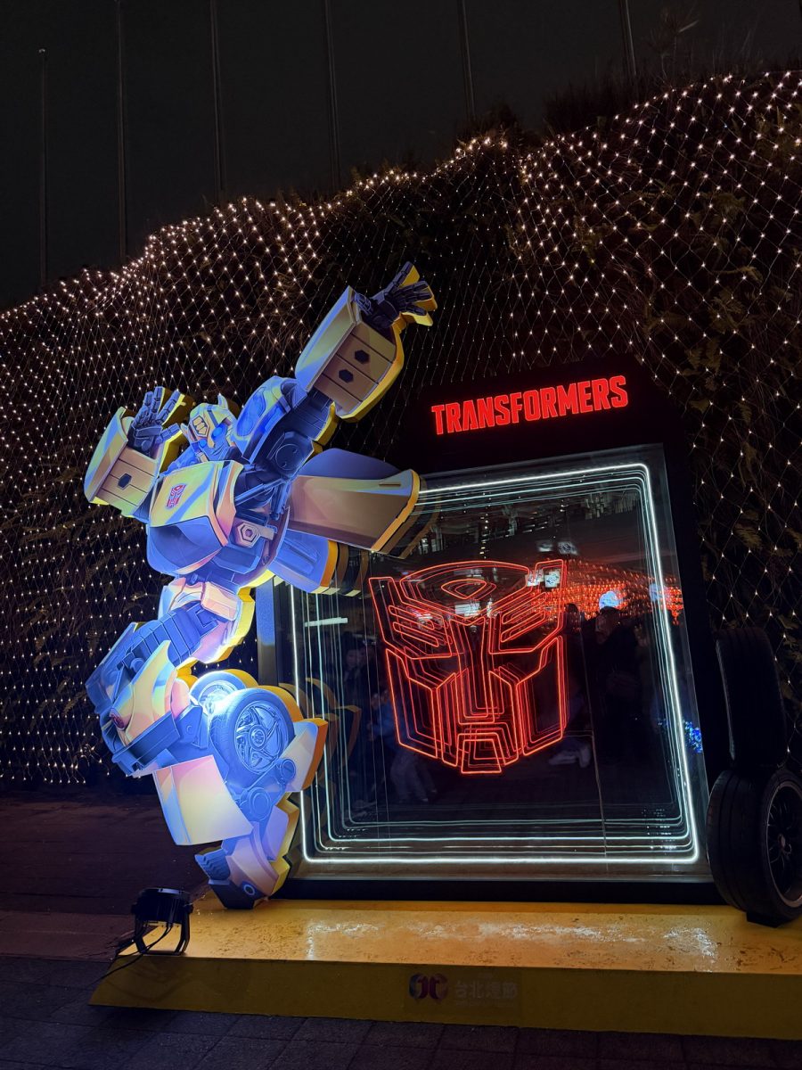 【活動】2026台北燈節花博展區:變形金剛擎天柱柯博文降臨台北 7298 【活動】2026台北燈節花博展區:變形金剛擎天柱柯博文降臨台北 7298