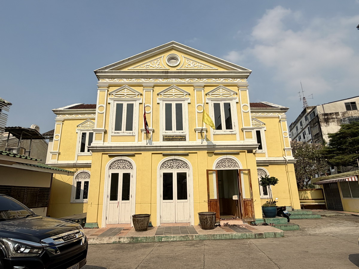 【泰國曼谷旅遊】嵩越路 Song Wat Road 2026:曼谷最新爆紅熱門散步街,唐人區古今融合帶來滿滿鬆馳感,老建築、美食、咖啡、文青小店、巷弄彩繪,一條街可以逛一整天,打卡美照拍不完 7302 【泰國曼谷旅遊】嵩越路 Song Wat Road 2026:曼谷最新爆紅熱門散步街,唐人區古今融合帶來滿滿鬆馳感,老建築、美食、咖啡、文青小店、巷弄彩繪,一條街可以逛一整天,打卡美照拍不完 7302