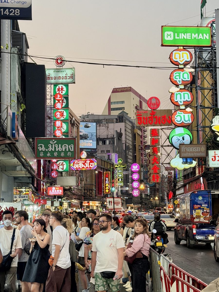 【泰國曼谷旅遊】嵩越路 Song Wat Road 2026:曼谷最新爆紅熱門散步街,唐人區古今融合帶來滿滿鬆馳感,老建築、美食、咖啡、文青小店、巷弄彩繪,一條街可以逛一整天,打卡美照拍不完 7302 【泰國曼谷旅遊】嵩越路 Song Wat Road 2026:曼谷最新爆紅熱門散步街,唐人區古今融合帶來滿滿鬆馳感,老建築、美食、咖啡、文青小店、巷弄彩繪,一條街可以逛一整天,打卡美照拍不完 7302