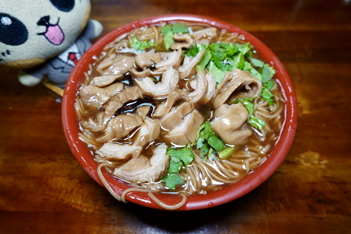 網站近期文章：【新北三重站美食】阿倍大腸麵線 2026：大腸表面張力！1995年創立在地人激推麵線，愛吃的里長伯開的美味小攤，《美鳳有約》、《食尚玩家》都推薦 7311