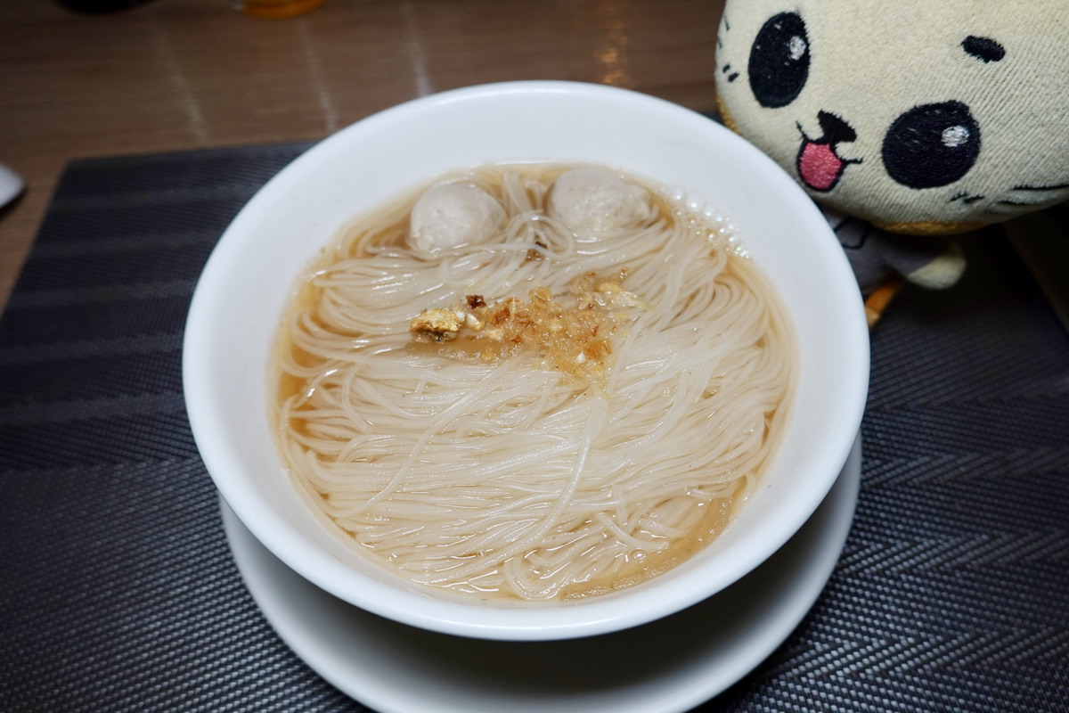 【泰國曼谷美食】榮泰米粉湯 Rung Rueang Pork Noodle 2026：米其林必比登連霸，鄰近BTS捷運站，好吃、便宜又交通方便的泰式米粉湯 7312