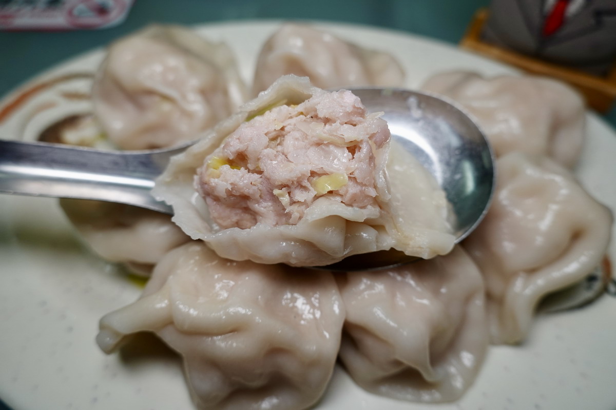 【台北雙連站美食】馥陽鍋貼水餃專賣店 2026:棒球惜敗就來吃鍋貼!寧夏夜市熱門排隊店,鍋貼和水餃表現不錯,可惜酸辣湯走鐘 7313 【台北雙連站美食】馥陽鍋貼水餃專賣店 2026:棒球惜敗就來吃鍋貼!寧夏夜市熱門排隊店,鍋貼和水餃表現不錯,可惜酸辣湯走鐘 7313