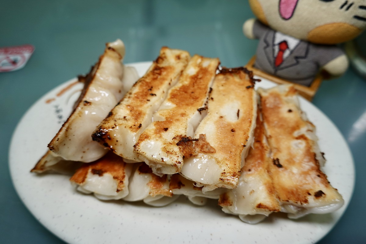 即時熱門文章：【台北雙連站美食】馥陽鍋貼水餃專賣店 2026：棒球惜敗就來吃鍋貼！寧夏夜市熱門排隊店，鍋貼和水餃表現不錯，可惜酸辣湯走鐘 7313