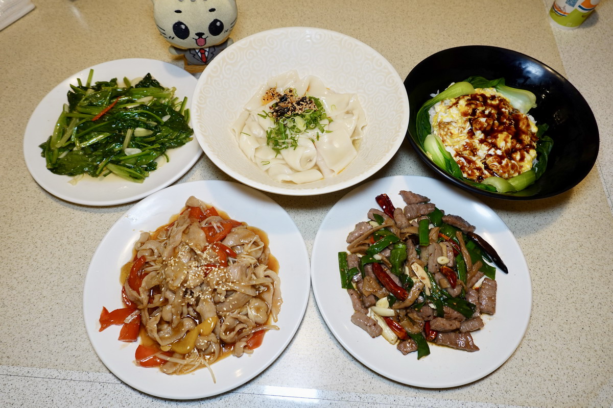 即時熱門文章：【台北市政府站美食】南北合小館 2026：小巷內的低調小餐館，菜色綜合大江南北，價錢經濟實惠，沒訂位可能吃不到 7315