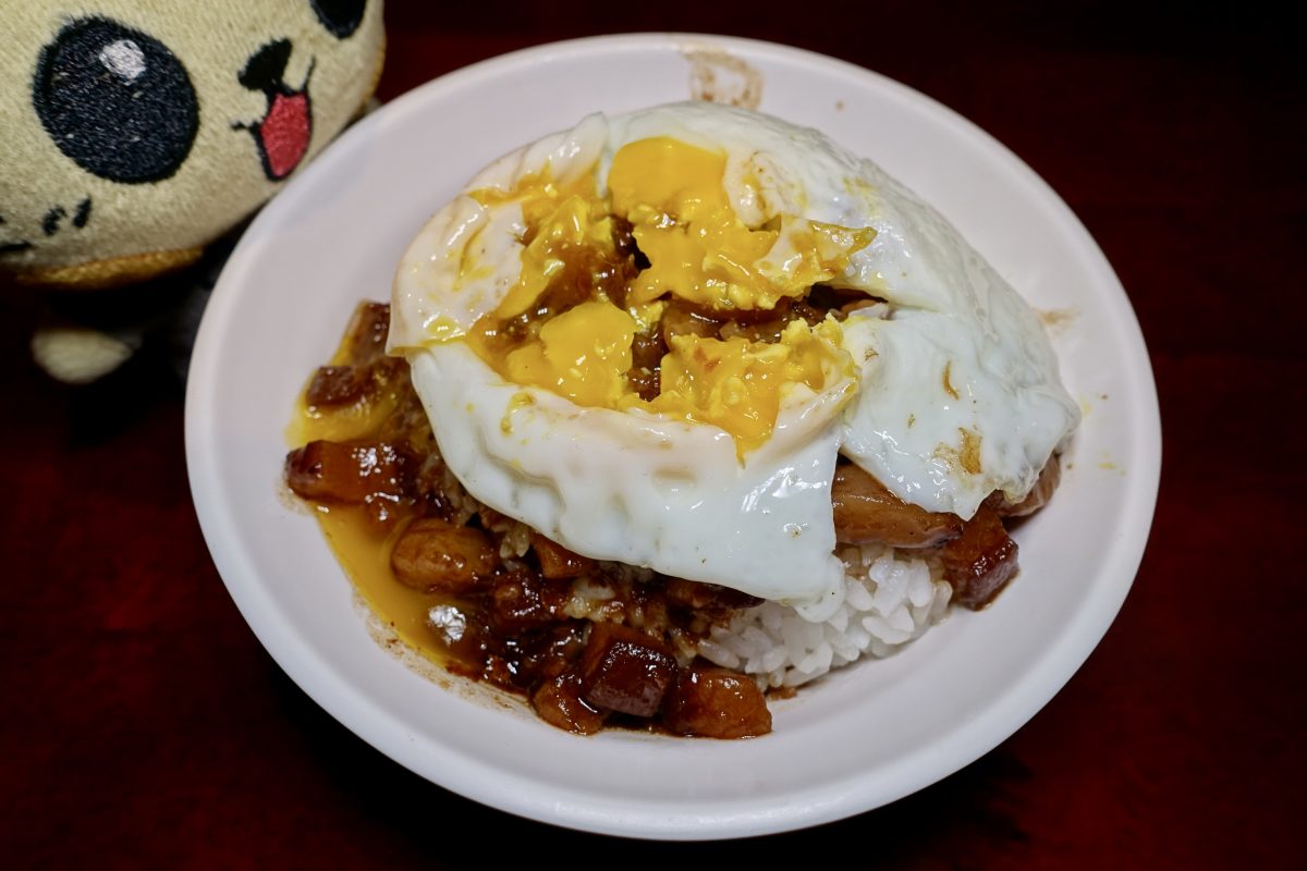 【台北北門站美食】大稻埕魯肉飯 2026：登上國宴的滷肉飯，飯上舖一顆半熟荷包蛋大加分，華陰街商圈60年老店 7308