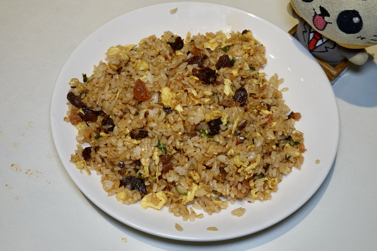 【台北大直站美食】大直小館 2026：歌手周華健愛店，平價美味特色廣式料理小館，秘製紙包雞要預訂才吃得到，一個人也可以來用餐 7332