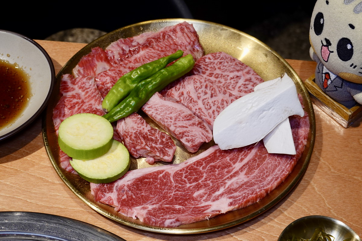 即時熱門文章：【韓國釜山美食】牛層侤音 우겹다짐 2026：在釜山吃韓牛燒肉超划算，平板電腦中文點餐，釜山自由行美味名單 7342