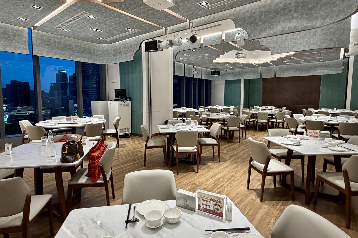 【台北車站美食】上海鄉村承德本家 2026：40年老字號中餐廳打造嶄新風貌旗艦店，時尚裝潢耳目一新，堅持師傅手工炒菜不用調理包，還引進茶酒搭餐，台北車站聚餐有了新選擇 7347