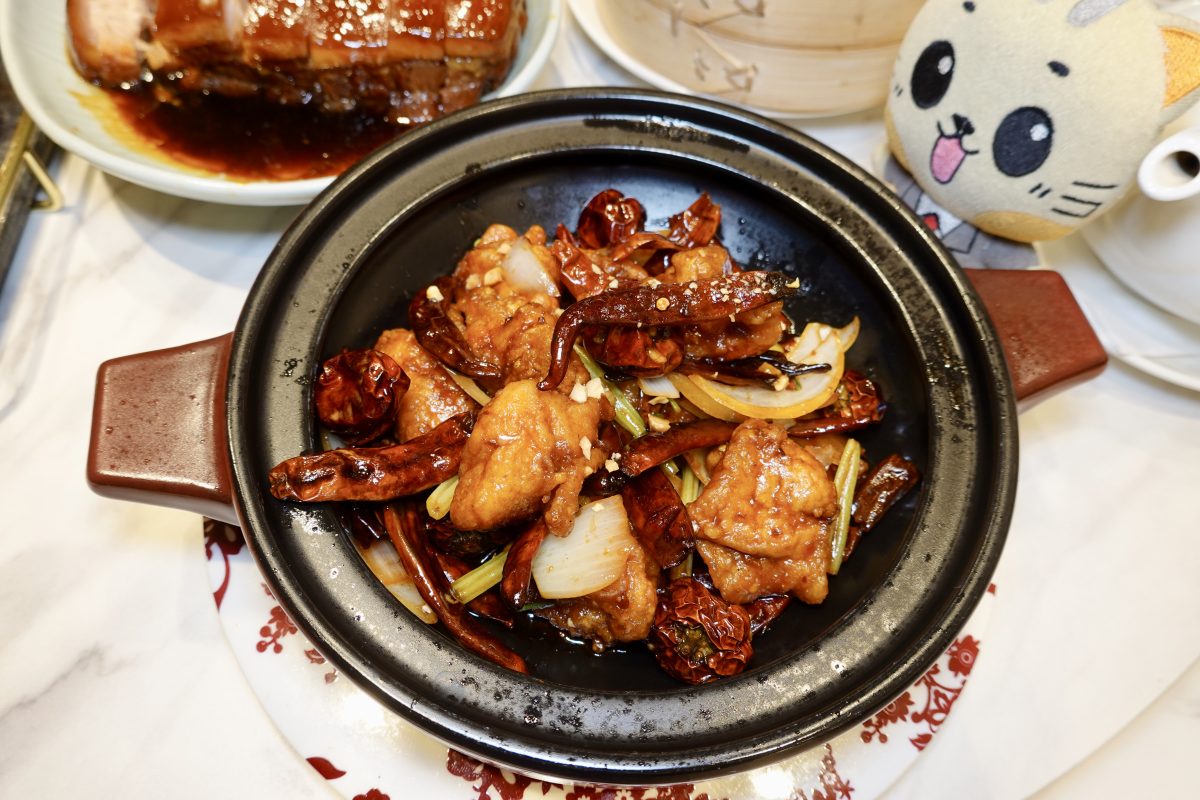 【台北車站美食】上海鄉村承德本家 2026：40年老字號中餐廳打造嶄新風貌旗艦店，時尚裝潢耳目一新，堅持師傅手工炒菜不用調理包，還引進茶酒搭餐，台北車站聚餐有了新選擇 7347