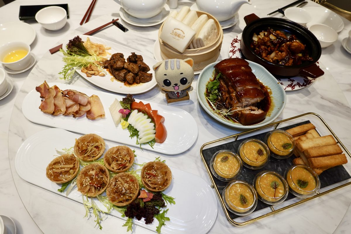 【台北車站美食】上海鄉村承德本家 2026：40年老字號中餐廳打造嶄新風貌旗艦店，時尚裝潢耳目一新，堅持師傅手工炒菜不用調理包，還引進茶酒搭餐，台北車站聚餐有了新選擇 7347