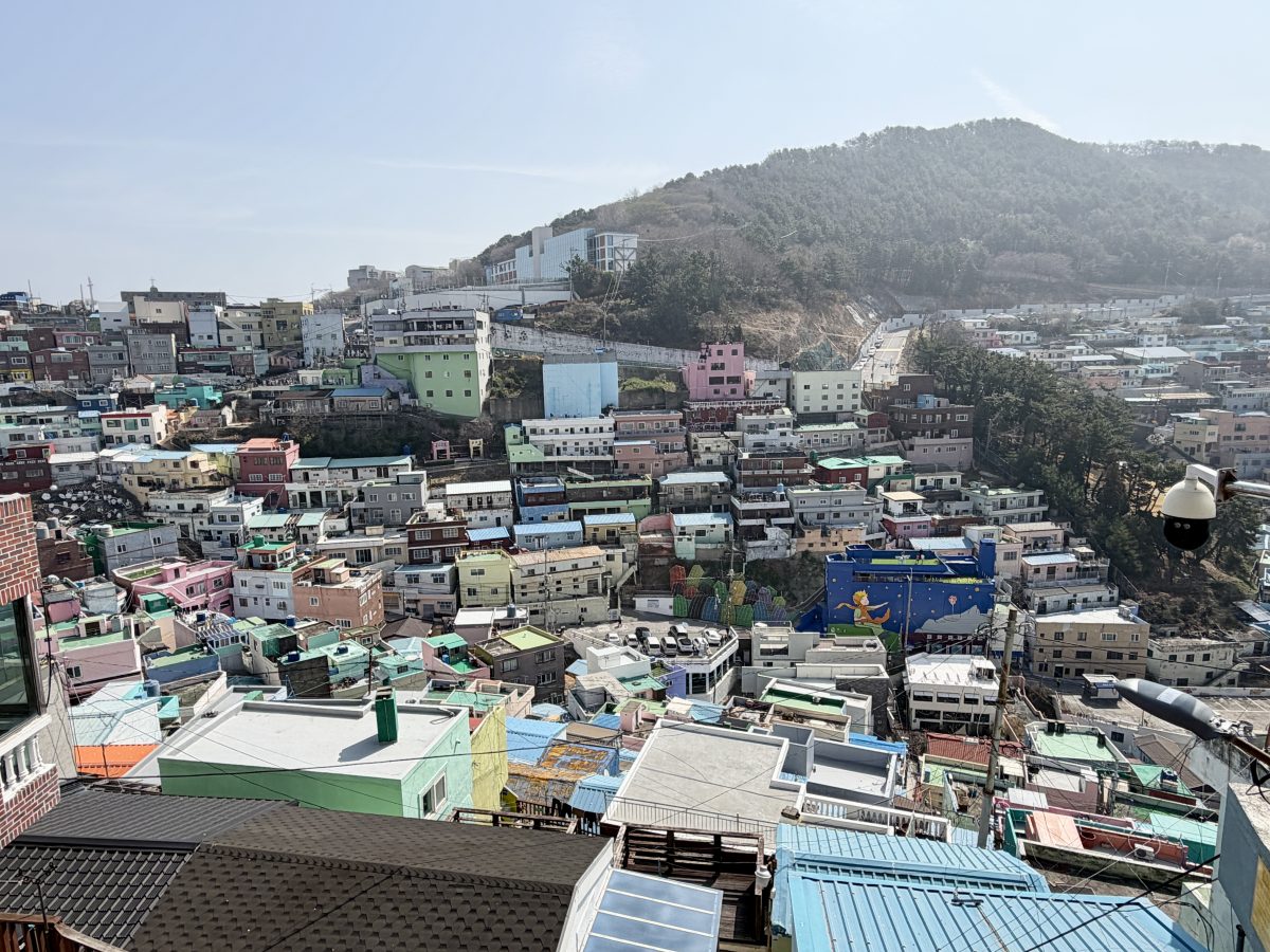 【韓國釜山旅遊】甘川洞文化村 2026：在彩色屋山城與小王子相遇！難民聚落成功轉型觀光勝地，童話世界美照拍不完，釜山必遊熱門景點 7348