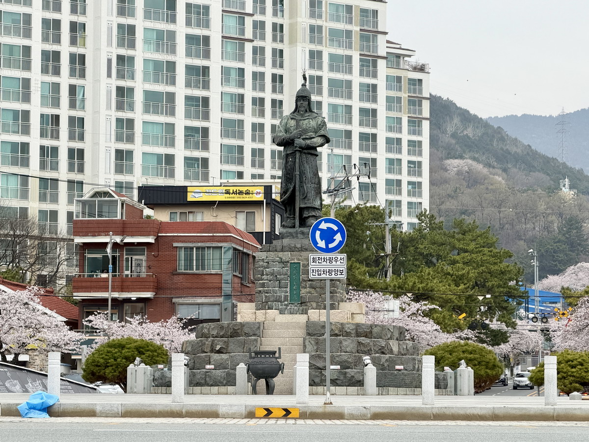 【韓國釜山旅遊】釜山、鎮海、慶州櫻花看到飽之旅 2026：滿滿的櫻花、物價便宜、好逛好買好吃，還不會人擠人，超適合小資的櫻花旅行 7371