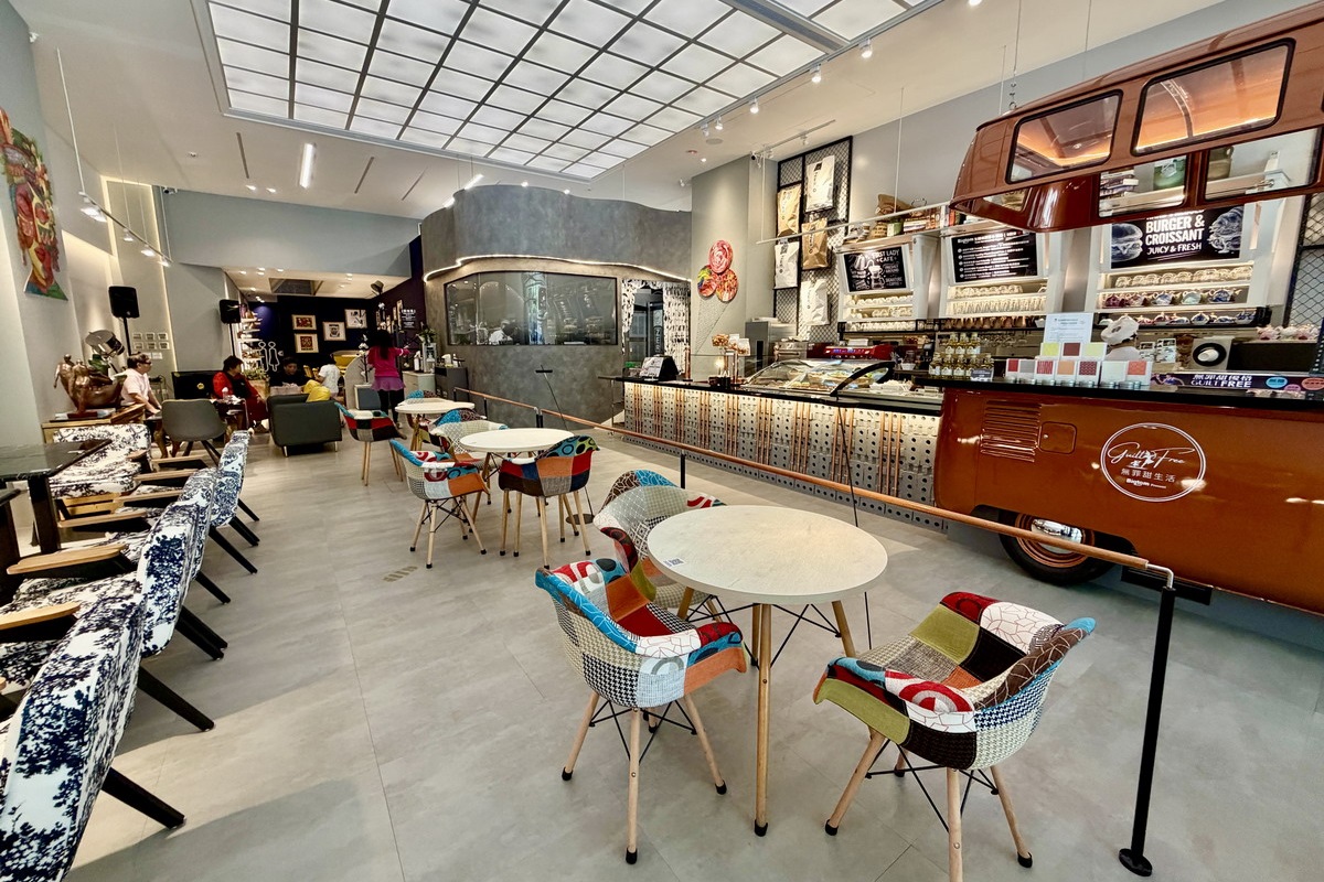 【台北港墘站美食】Bigtom 無罪甜生活美國冰淇淋咖啡館內湖店 2026：吃甜無罪！新開幕咖啡甜品輕食館，有雞湯麵、有漢堡、有冰淇淋，講究健康美味，內湖科學園區新聚點，正餐或下午茶都可以來 7372