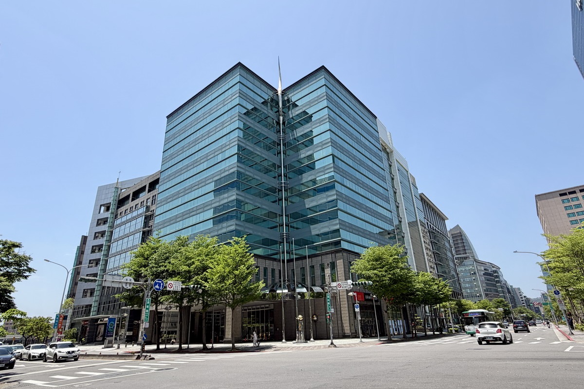 【台北港墘站美食】Bigtom 無罪甜生活美國冰淇淋咖啡館內湖店 2026：吃甜無罪！新開幕咖啡甜品輕食館，有雞湯麵、有漢堡、有冰淇淋，講究健康美味，內湖科學園區新聚點，正餐或下午茶都可以來 7372