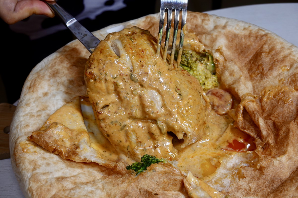 【台北港墘站美食】Bigtom 無罪甜生活美國冰淇淋咖啡館內湖店 2026：吃甜無罪！新開幕咖啡甜品輕食館，有雞湯麵、有漢堡、有冰淇淋，講究健康美味，內湖科學園區新聚點，正餐或下午茶都可以來 7372