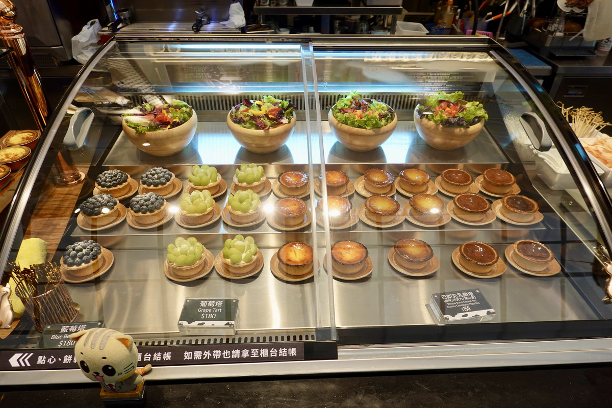 【台北港墘站美食】Bigtom 無罪甜生活美國冰淇淋咖啡館內湖店 2026：吃甜無罪！新開幕咖啡甜品輕食館，有雞湯麵、有漢堡、有冰淇淋，講究健康美味，內湖科學園區新聚點，正餐或下午茶都可以來 7372
