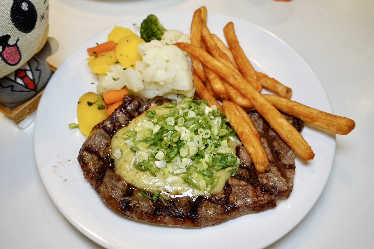 【台北小巨蛋站美食】宜家家居IKEA台北城市店-小巨蛋 2026：家具行斜槓餐飲業，生意比餐廳還要好，不限用餐時間大受歡迎，早餐便宜很划算 7500