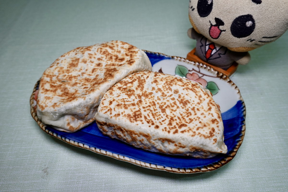網站近期文章：【台北松山機場站美食】韮仰韮菜盒專賣店 2026：韮菜盒也可以這麼文青！小巷內隱藏版外帶小店，乾烙韮菜盒皮薄餡多、清香不油膩 7388