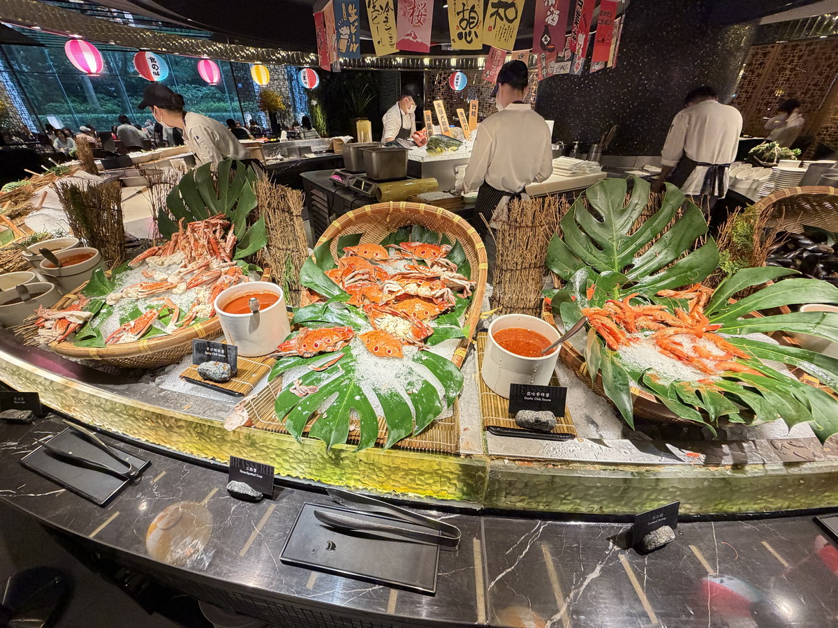 【台北中山站美食】台北晶華酒店栢麗廳吃到飽自助餐 2026：台灣代表性老牌吃到飽自助餐，吃貨必吃，台東當日新鮮直送漁貨是招牌 7390