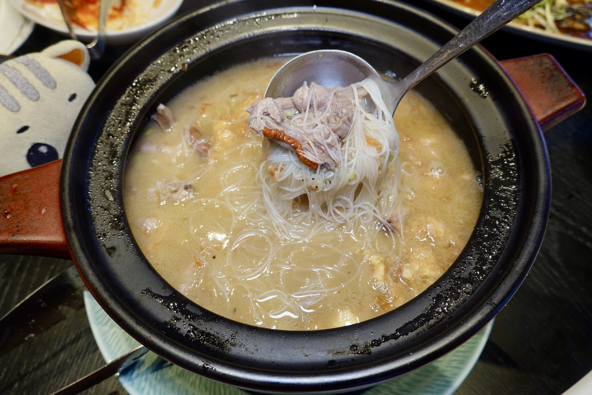 【台北善導寺站美食】芮馥軒 2026:燒鵝乃是燒臘之王!一鵝多吃,搭配熱炒菜和手工港式點心,包廂多適合商務宴客 7394 【台北善導寺站美食】芮馥軒 2026:燒鵝乃是燒臘之王!一鵝多吃,搭配熱炒菜和手工港式點心,包廂多適合商務宴客 7394