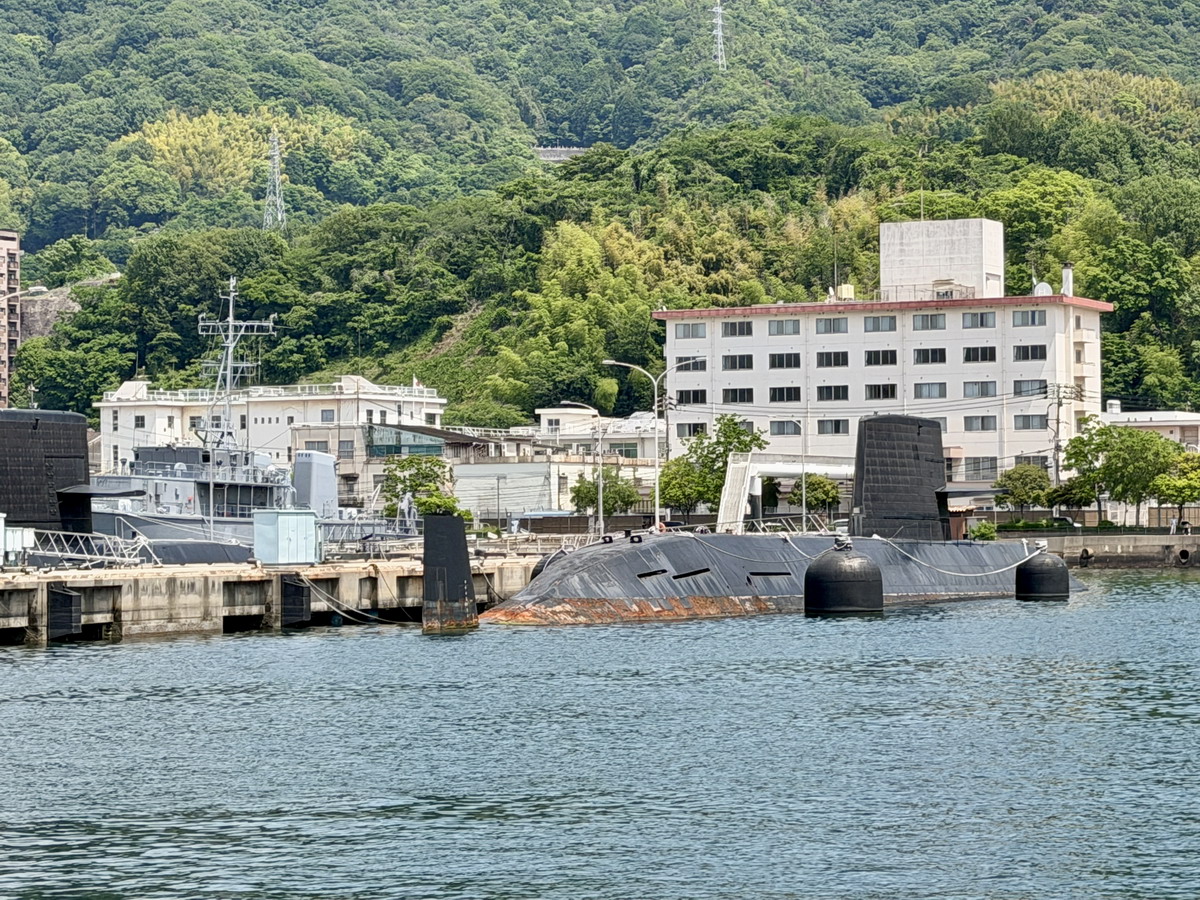 【日本廣島旅遊】吳港艦船巡遊之旅 2026:近距離欣賞日本海上自衛隊軍艦與潛艦,廣島縣吳市的特色旅遊行程,軍事迷必去朝聖 7406 【日本廣島旅遊】吳港艦船巡遊之旅 2026:近距離欣賞日本海上自衛隊軍艦與潛艦,廣島縣吳市的特色旅遊行程,軍事迷必去朝聖 7406