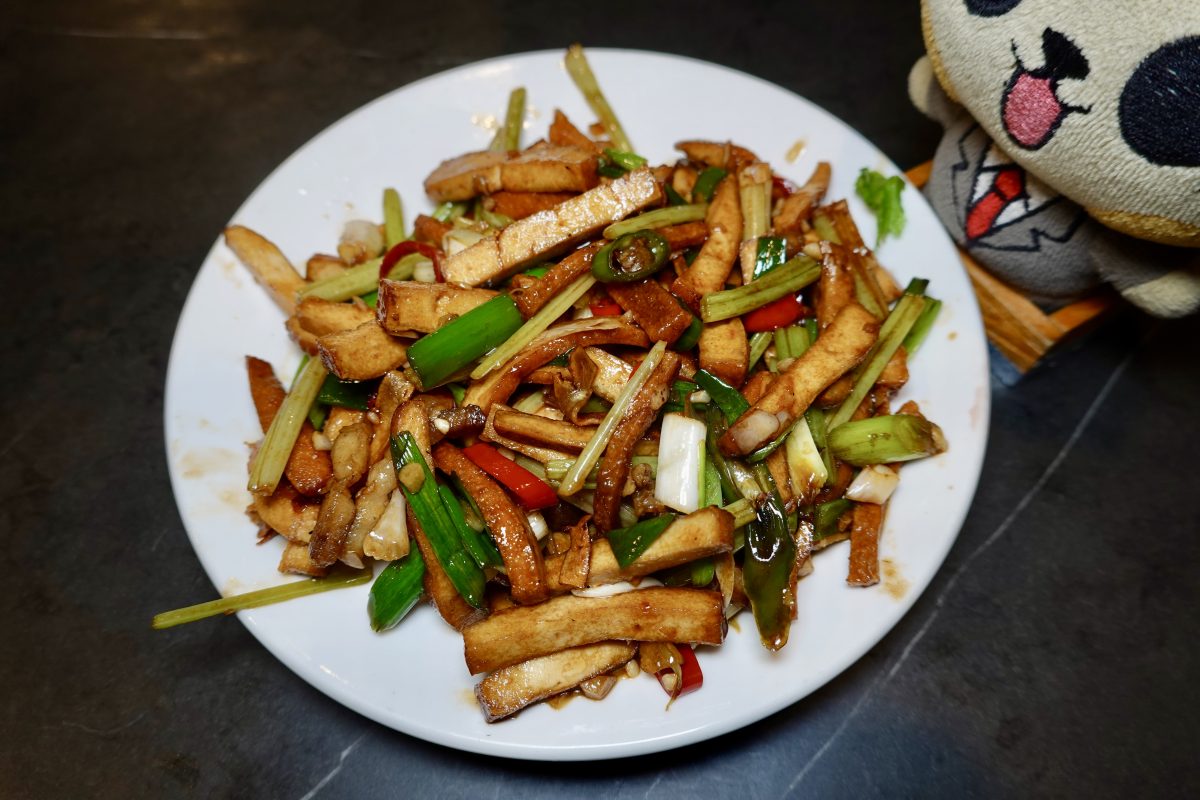 【台北六張犁站美食】品鱻海鮮熱炒店 2026：「輝達」（NVIDIA）執行長黃仁勳「兆元宴」韓國版，平價海鮮熱炒店，經濟實惠，熱門聚餐地點 7412