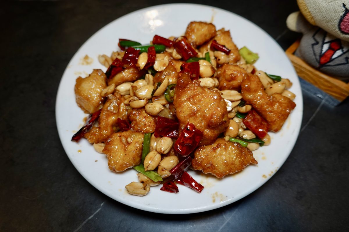【台北六張犁站美食】品鱻海鮮熱炒店 2026：「輝達」（NVIDIA）執行長黃仁勳「兆元宴」韓國版，平價海鮮熱炒店，經濟實惠，熱門聚餐地點 7412
