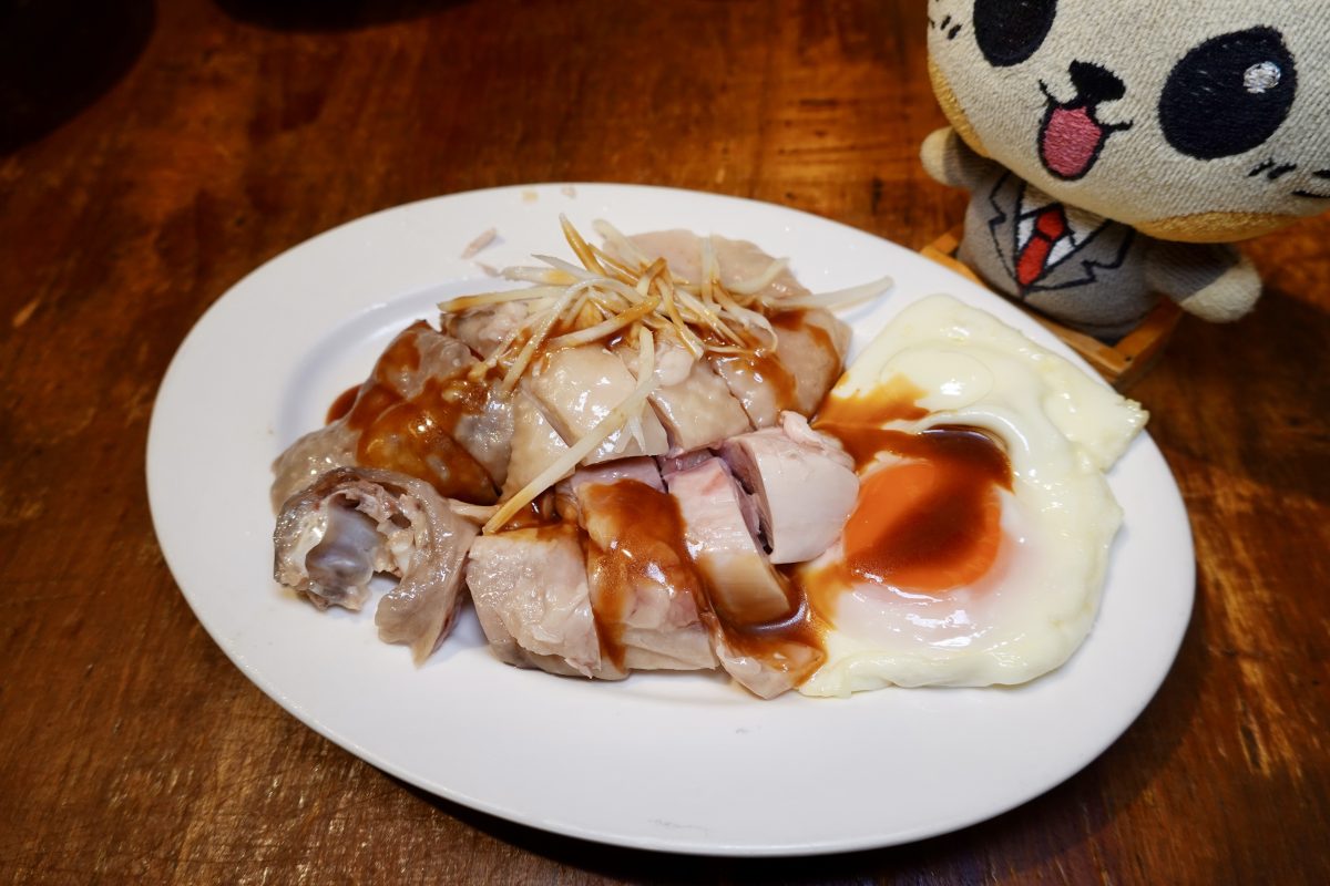 【新北永和美食】竹林雞肉永和總店 2026:日理萬雞!米其林入選雞肉飯,雞肉軟嫩香甜還很平價,老滷雞爪凍意外的好吃不要錯過 7415 【新北永和美食】竹林雞肉永和總店 2026:日理萬雞!米其林入選雞肉飯,雞肉軟嫩香甜還很平價,老滷雞爪凍意外的好吃不要錯過 7415