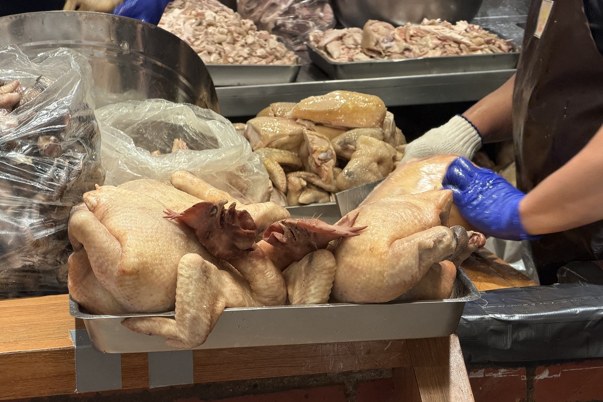 【新北永和美食】竹林雞肉永和總店 2026:日理萬雞!米其林入選雞肉飯,雞肉軟嫩香甜還很平價,老滷雞爪凍意外的好吃不要錯過 7415 【新北永和美食】竹林雞肉永和總店 2026:日理萬雞!米其林入選雞肉飯,雞肉軟嫩香甜還很平價,老滷雞爪凍意外的好吃不要錯過 7415