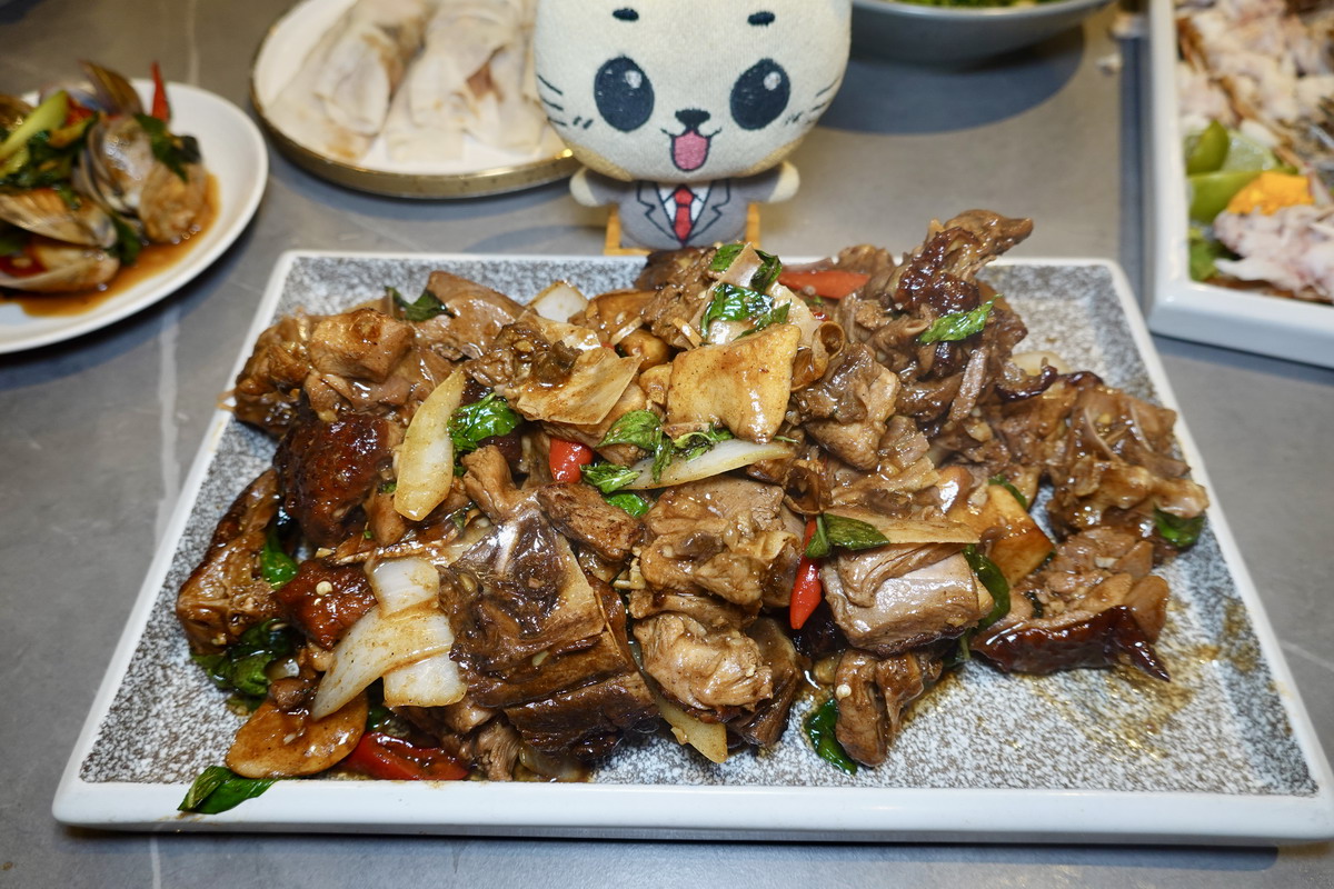 【台北忠孝敦化站美食】四味軒台菜餐廳 Savique Taiwanese Cuisine 2026：東區新開幕台菜餐廳，烤鴨+現流海鮮+手工功夫菜，聚餐口袋新名單 7417